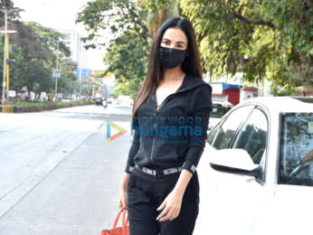Photos: Sonal Chauhan snapped in Juhu