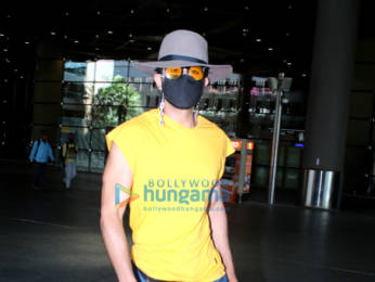 Photos: Sonnalli Seygall and Sahil Salathia snapped at the airport