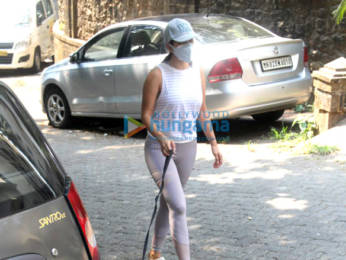 Photos: Sophie Choudry spotted on a morning walk in Bandra