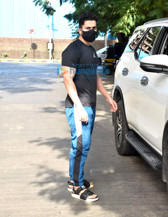 photos sunny singh nijjar snapped in juhu 4