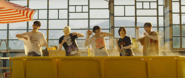 TXT drops beautiful teaser of their summer song '0X1=LOVE SONG (I Know I Love You)' featuring Seori TXT drops beautiful teaser of their summer song '0X1=LOVE SONG (I Know I Love You)' featuring Seori