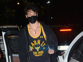 Photos: Tiger Shroff spotted in Andheri Photos: Tiger Shroff spotted in Andheri