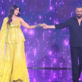 Dhadkan co-stars Shilpa Shetty and Suniel Shetty reunite on the sets of Super Dancer-Chapter 4