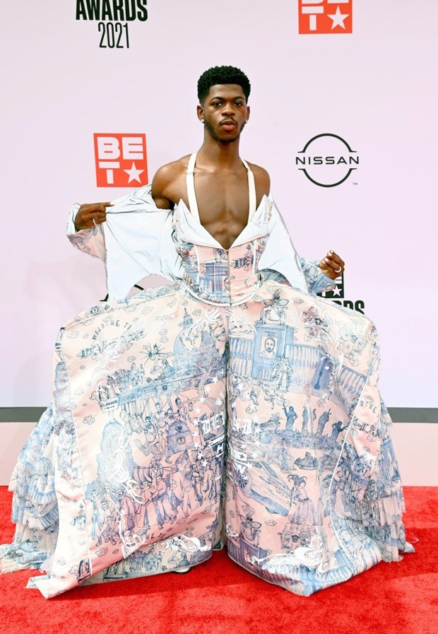 BET Awards 2021: Lil Nas X celebrates pride month in stunning floral gown and changes into 70s pantsuit BET Awards 2021: Lil Nas X celebrates pride month in stunning floral gown and changes into 70s pantsuit