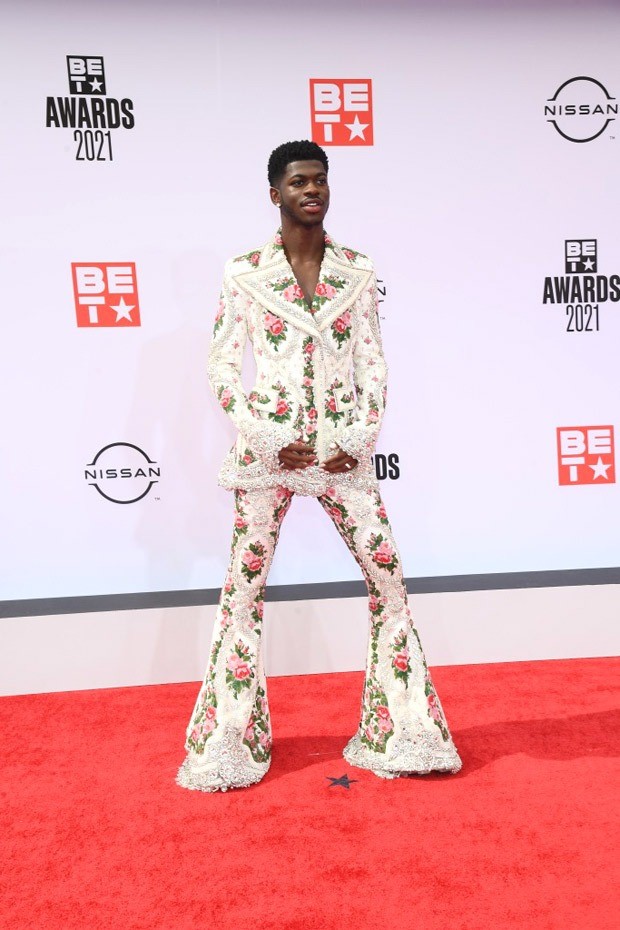 BET Awards 2021: Lil Nas X celebrates pride month in stunning floral gown and changes into 70s pantsuit BET Awards 2021: Lil Nas X celebrates pride month in stunning floral gown and changes into 70s pantsuit