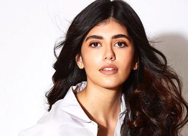Sanjana Sanghi breaks into an impromptu dance on the song ‘Buttons’ by the Pussycat Dolls