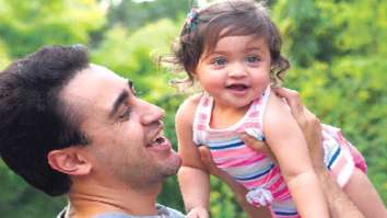 Imran Khan enjoys Mumbai monsoon with daughter in rare appearance