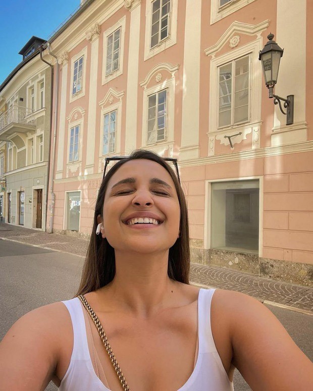 Parineeti Chopra is all smiles in no-makeup selfies from her vacation in Turkey Parineeti Chopra is all smiles in no-makeup selfies from her vacation in Turkey