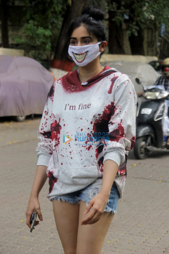Photos: Adah Sharma spotted in Bandra Photos: Adah Sharma spotted in Bandra