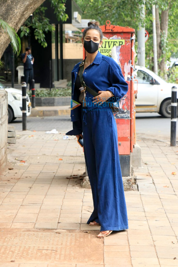 photos aisha sharma snapped in bandra 2 2