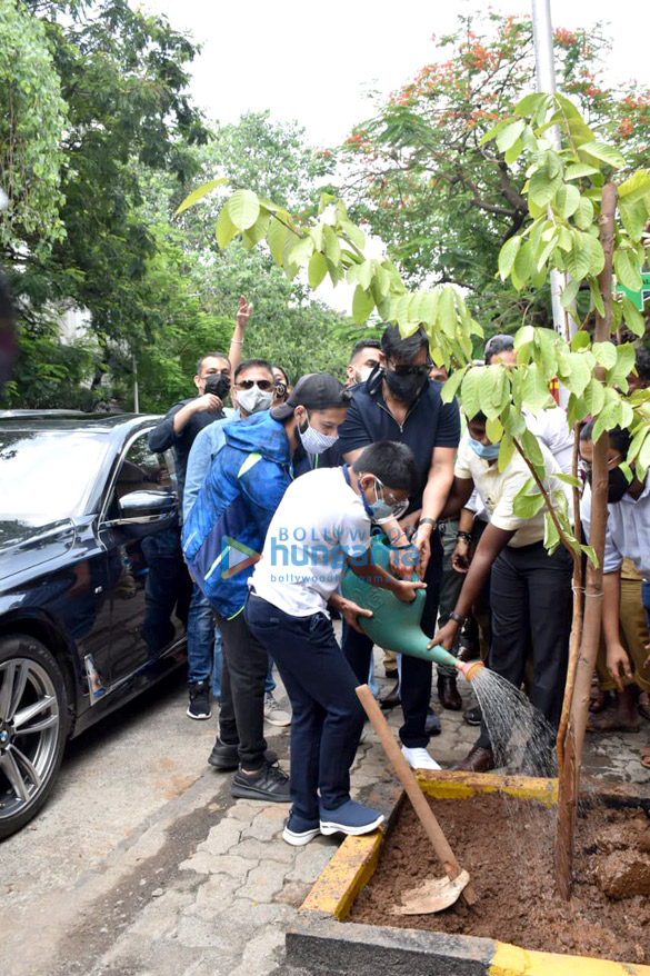 photos ajay devgn and yug devgn snapped attending a tree plantation drive in juhu 1