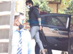 Photos: Ajay Devgn snapped in Juhu
