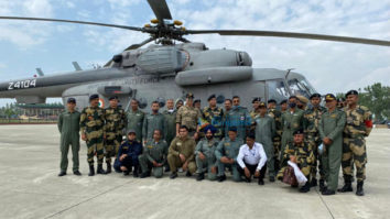 Photos: Akshay Kumar meets BSF jawans guarding the border