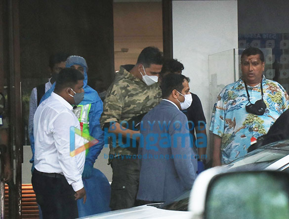 photos akshay kumar snapped at kalina airport 2