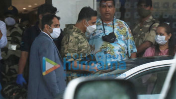 Photos: Akshay Kumar snapped at Kalina Airport