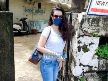 Photos: Ameesha Patel snapped at Kromakay salon in Juhu