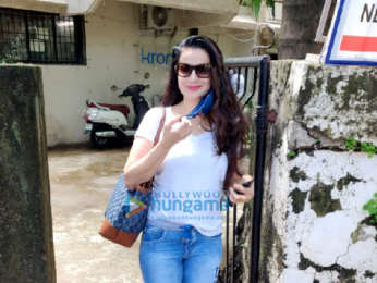 Photos: Ameesha Patel snapped at Kromakay salon in Juhu