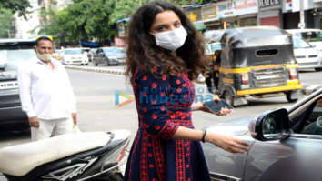 Photos: Ankita Lokhande snapped at Lokhandwala market