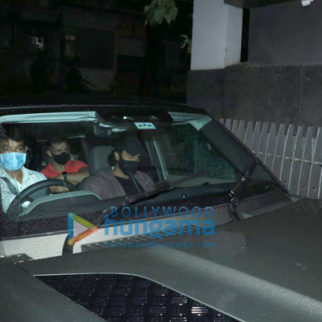 Photos: Arjun Kapoor snapped in Bandra
