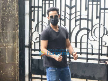 Photos: Armaan Jain and Kareena Kapoor Khan snapped at Karisma Kapoor’s birthday bash