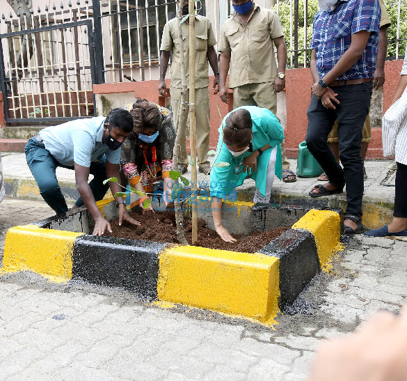 photos ayesha jhulka and anusha srinivasan iyer snapped at tree plantation drive event 1