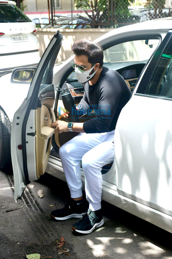 photos emraan hashmi spotted at a dubbing studio in bandra 5