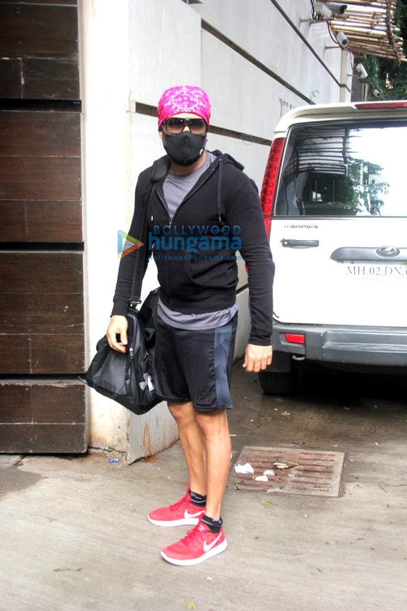 photos emraan hashmi spotted in bandra 1 4