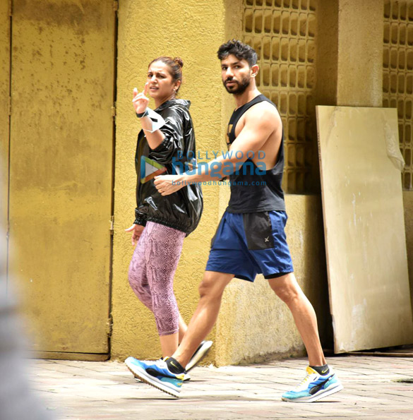 photos huma qureshi snapped in juhu 2 3