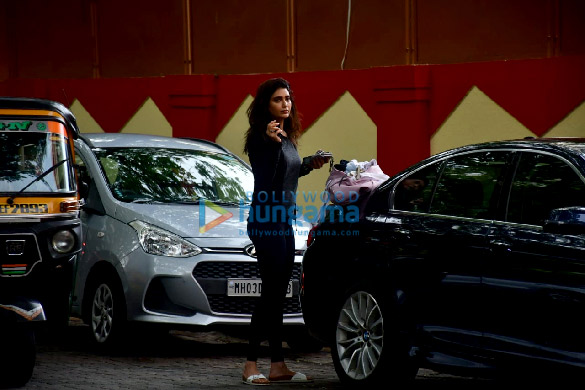 photos karishma tanna snapped at the gym 3 4