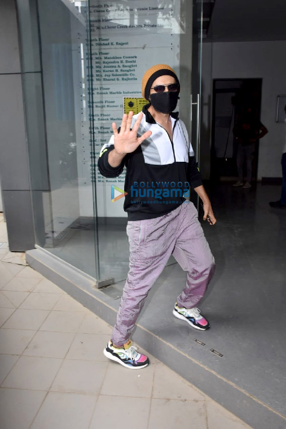 photos kartik aaryan snapped at a dance class in andheri 3 2