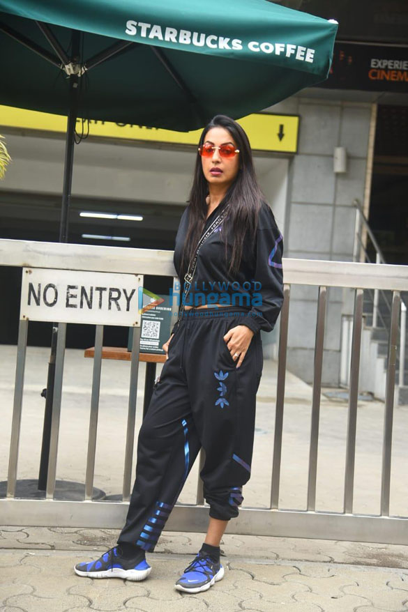 photos kashmera shah snapped in andheri 6