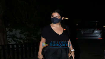 Photos: Maheep Kapoor snapped in Bandra