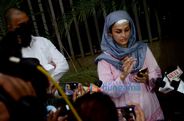 photos nisha rawal to hold press conference to address the domestic violence case against husband karan mehra 2