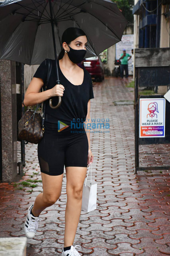 photos nora fatehi spotted at a dental clinic 4
