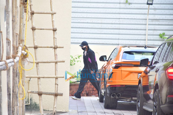 photos ranveer singh spotted in bandra in his new car 1