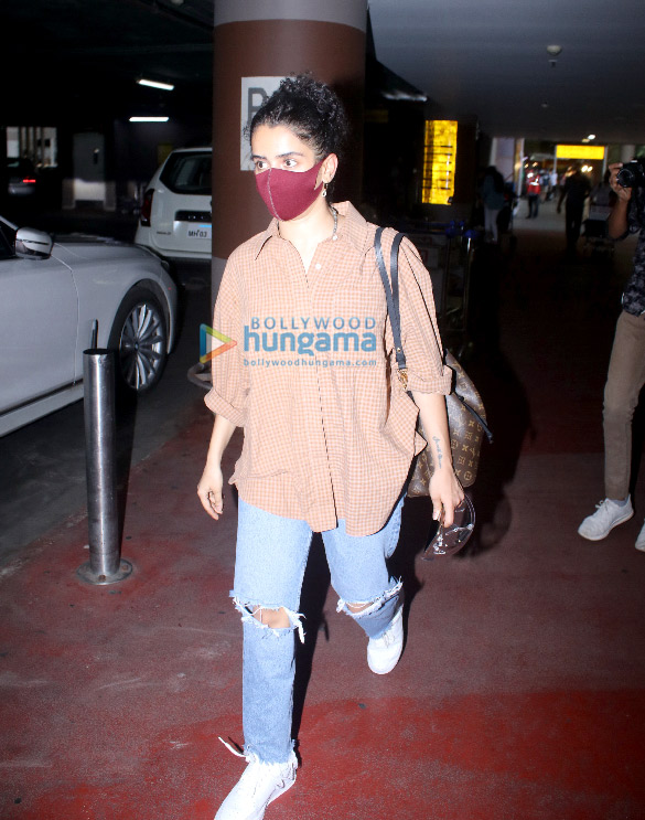 photos sanya malhotra snapped at the airport 4