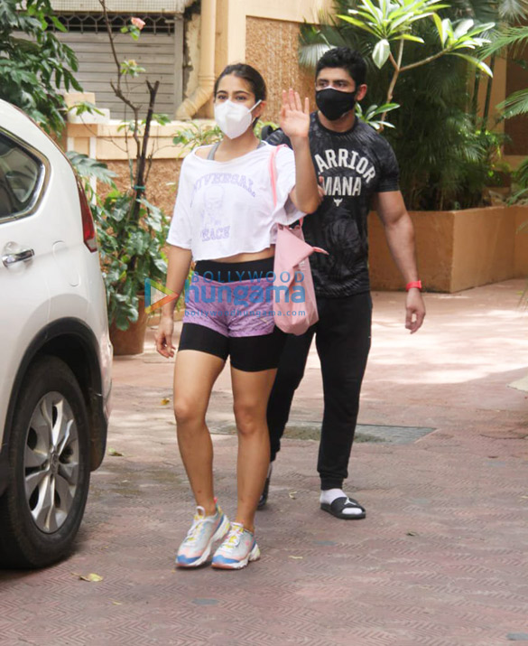 Photos: Sara Ali Khan spotted at gym in Santacruz Photos: Sara Ali Khan spotted at gym in Santacruz