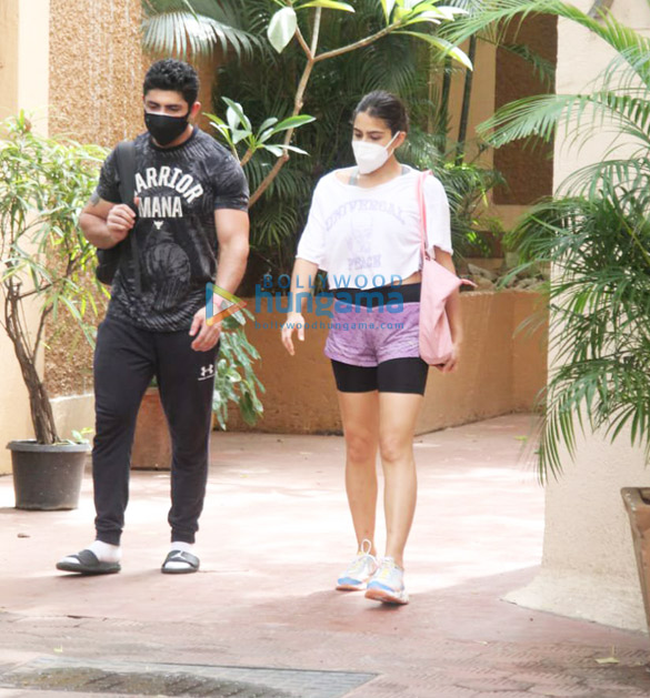 photos sara ali khan spotted at gym in santacruz 3