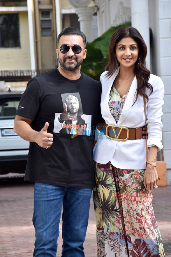 photos shilpa shetty and raj kundra snapped at their residence in juhu 3