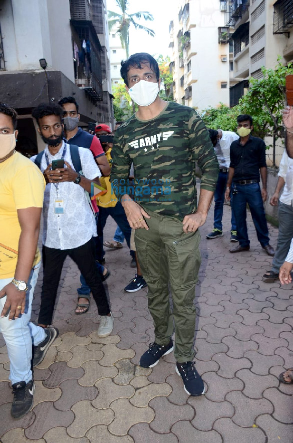 Photos: Sonu Sood snapped at his residence Photos: Sonu Sood snapped at his residence