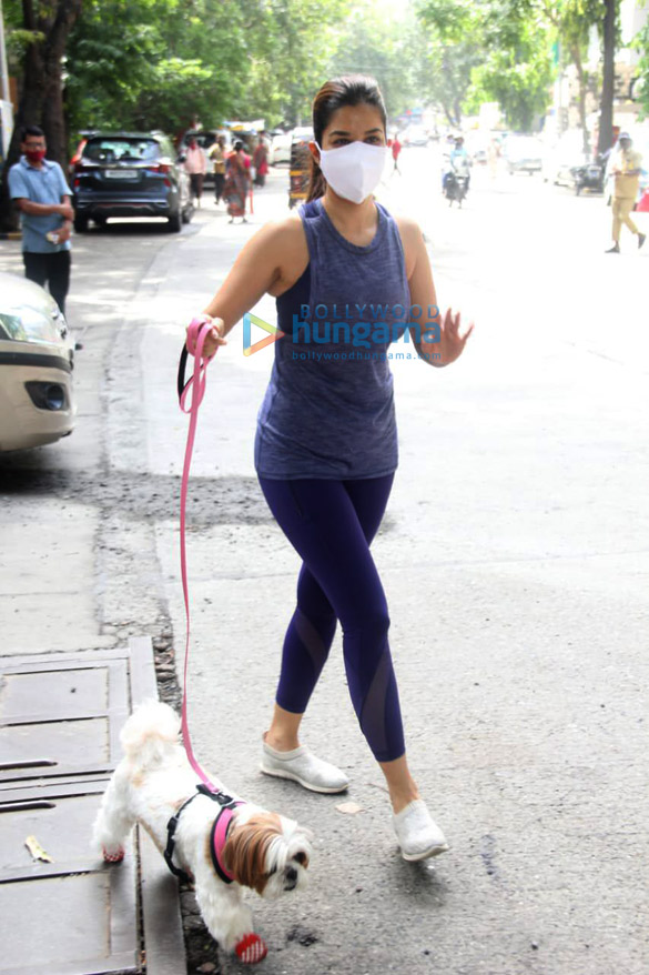 Photos: Sophie Choudry spotted in Bandra Photos: Sophie Choudry spotted in Bandra