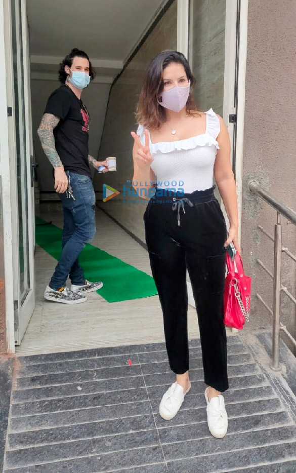photos sunny leone and daniel weber snapped in andheri 3