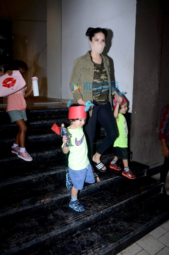 Photos: Sunny Leone and her kids snapped in Andheri Photos: Sunny Leone and her kids snapped in Andheri