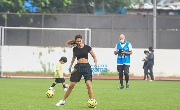 photos tiger shroff disha patani and others snapped playing football in bandra 534 1