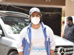 Photos: Varun Dhawan snapped at the gym in Juhu