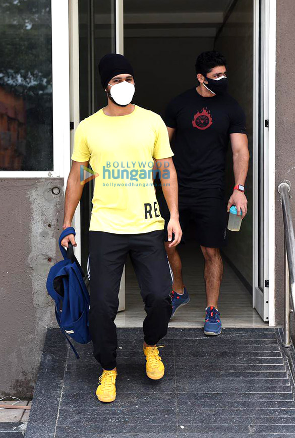 Photos: Vicky Kaushal and Sunny Kaushal snapped at the gym Photos: Vicky Kaushal and Sunny Kaushal snapped at the gym