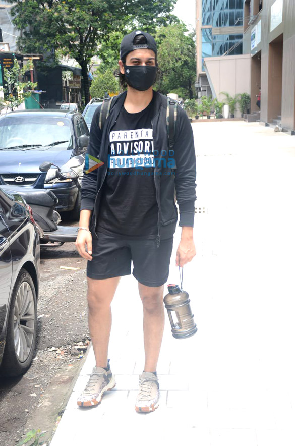 photos vicky kaushal and sunny kaushal snapped at the gym 2