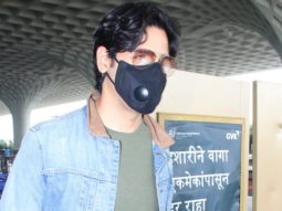 Sidharth Malhotra snapped at the airport