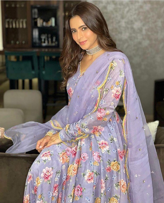 Aamna Sharif glows in lilac anarkali worth Rs. 11,400 on Eid 2021