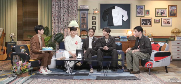 BTS' V joins Park Seo Joon, Park Hyung Sik, Peakboy for Choi Woo Shik's 10th anniversary fanmeeting 